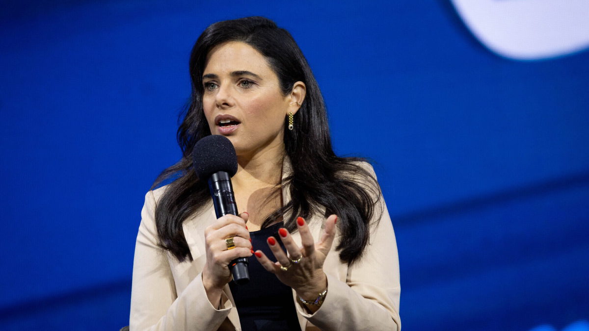 La ministra del Interior, Ayelet Shaked, habla en una conferencia en Jerusalén el 7 de marzo de 2022. (Yonatan Sindel/Flash90)