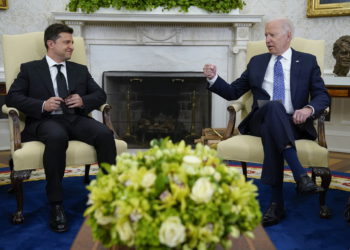 Biden y Zelensky hablaron del ataque ruso cerca del memorial Babi Yar