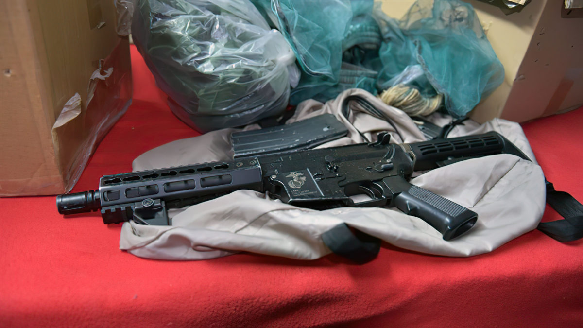 En Umm al-Fahm se encuentran armas y libros afines al ISIS