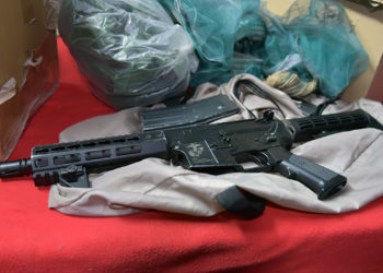 En Umm al-Fahm se encuentran armas y libros afines al ISIS