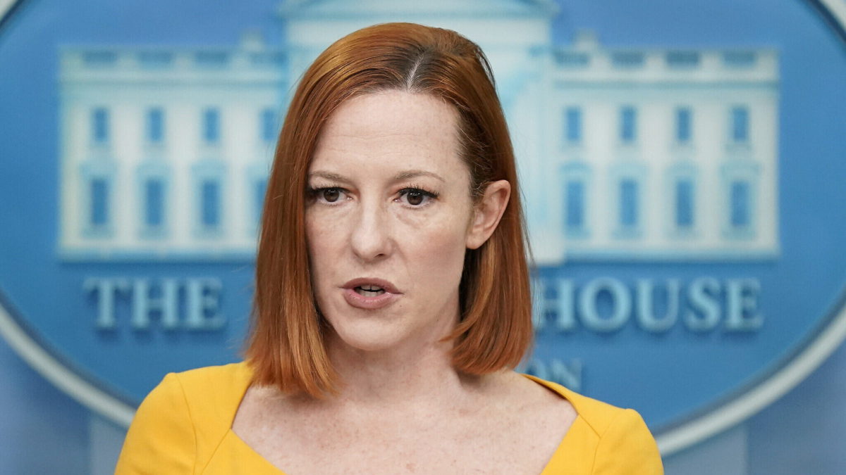 La secretaria de prensa de la Casa Blanca, Jen Psaki, habla durante una rueda de prensa en la Casa Blanca, el 15 de marzo de 2022, en Washington. (AP Photo/Patrick Semansky)