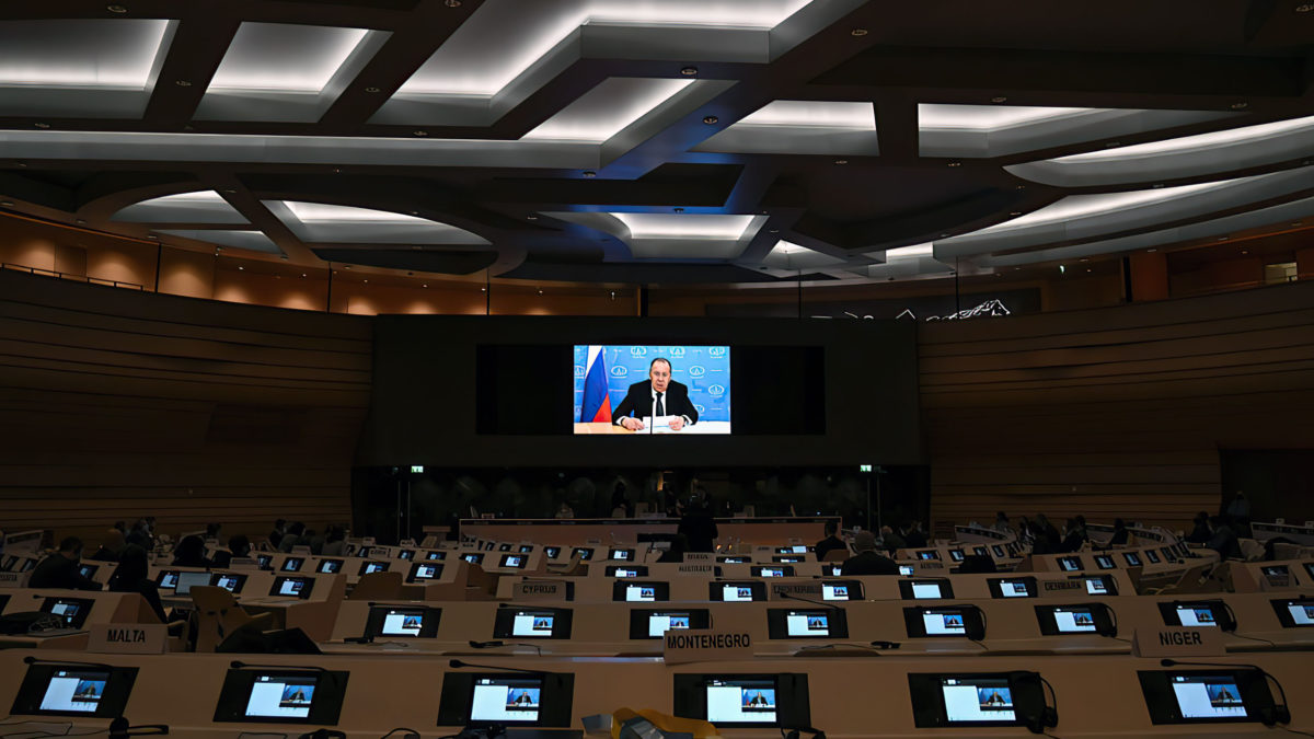 Diplomáticos se retiran cuando Lavrov habla en la Conferencia de Desarme