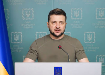 Zelensky dice que las armas necesarias están “cubiertas de polvo” en los almacenes occidentales