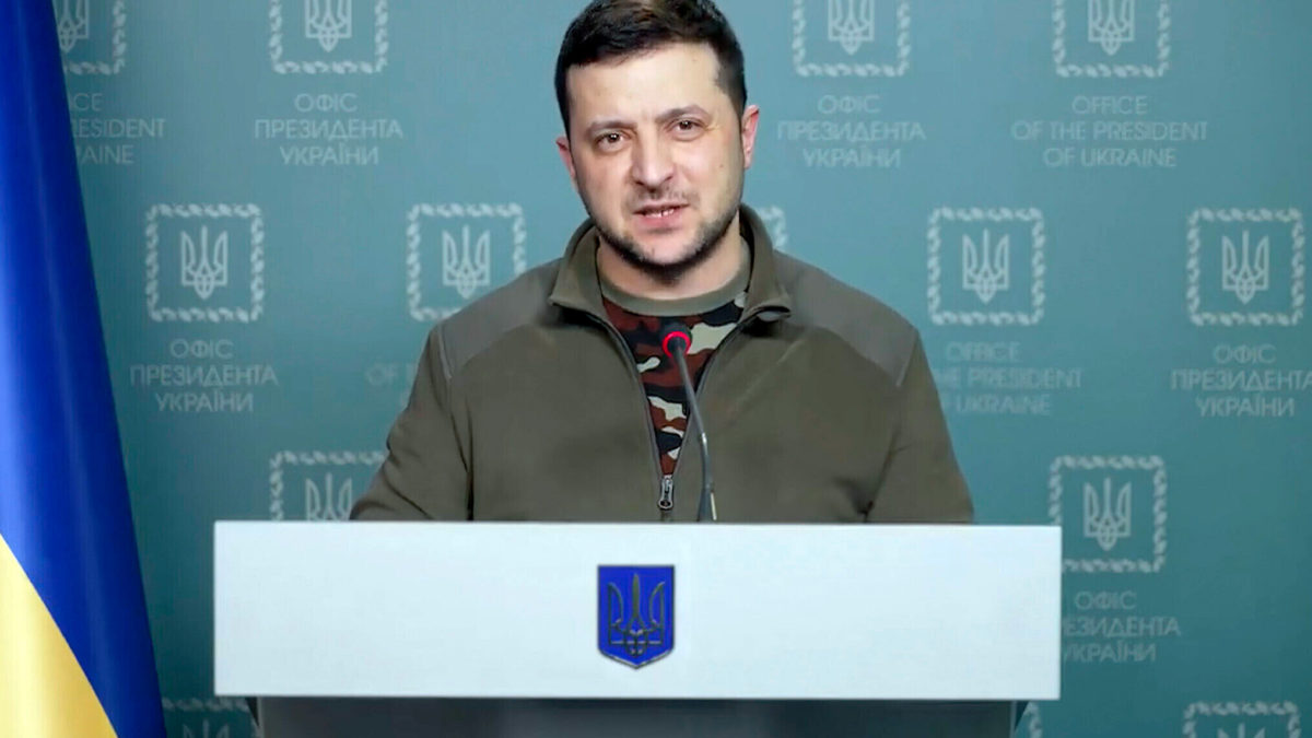 En un llamamiento a los líderes judíos de EE.UU., Zelensky califica la invasión rusa de “puro nazismo”