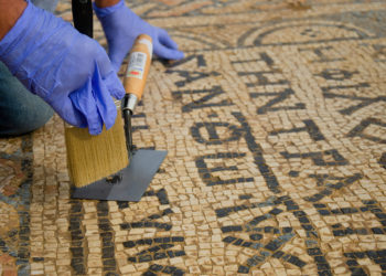 El mosaico más antiguo dedicado a Jesús en Israel podría salir pronto de prisión