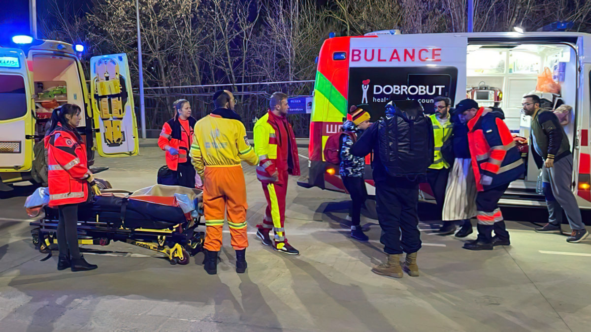 ZAKA rescata a una familia herida por el impacto de un misil en Ucrania