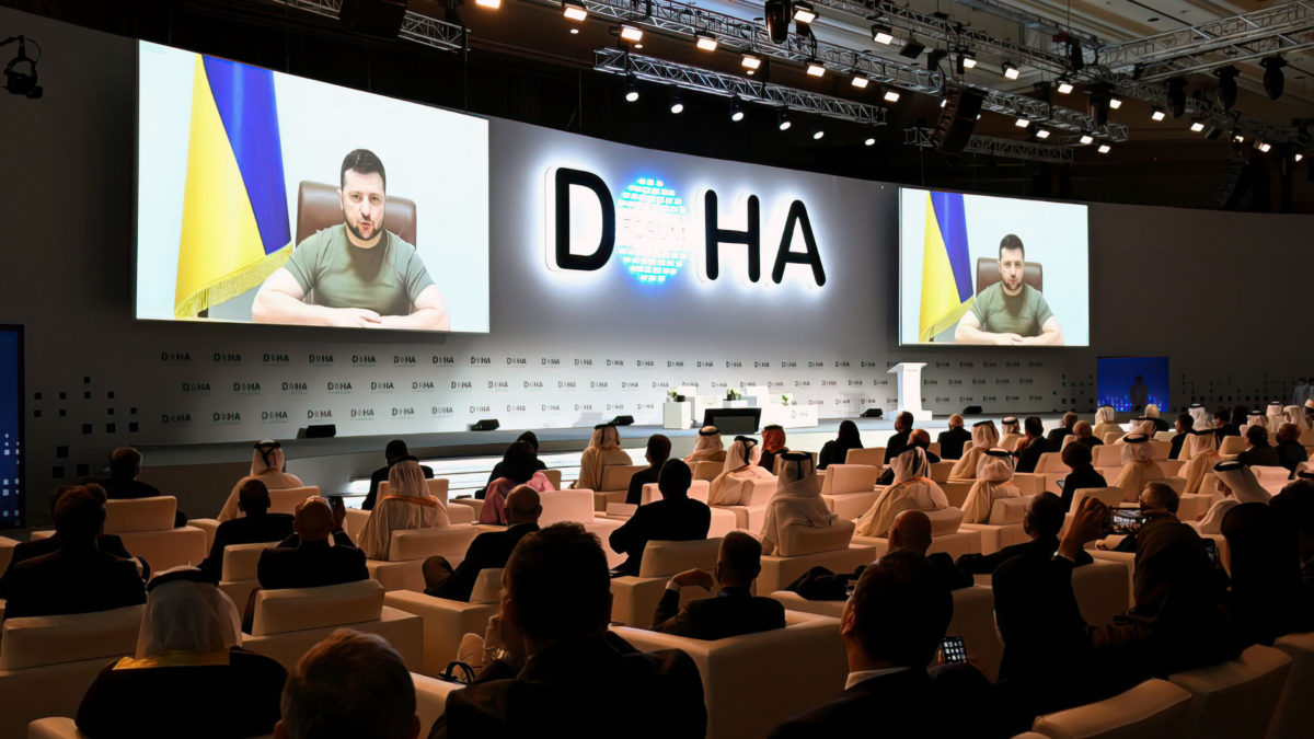 Zelensky da un discurso en el Foro de Doha y pide que se aumente la producción de gas