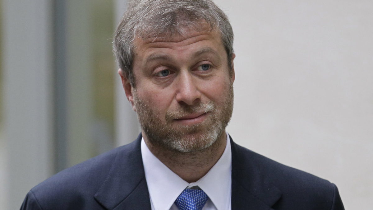 Roman Abramovich y los negociadores ucranianos sufrieron un presunto envenenamiento