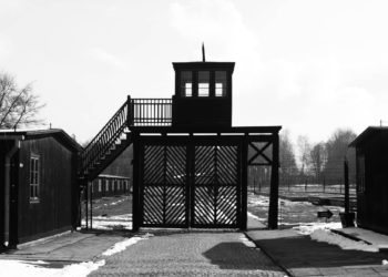 Alemania juzga a dos nazis por crímenes de guerra