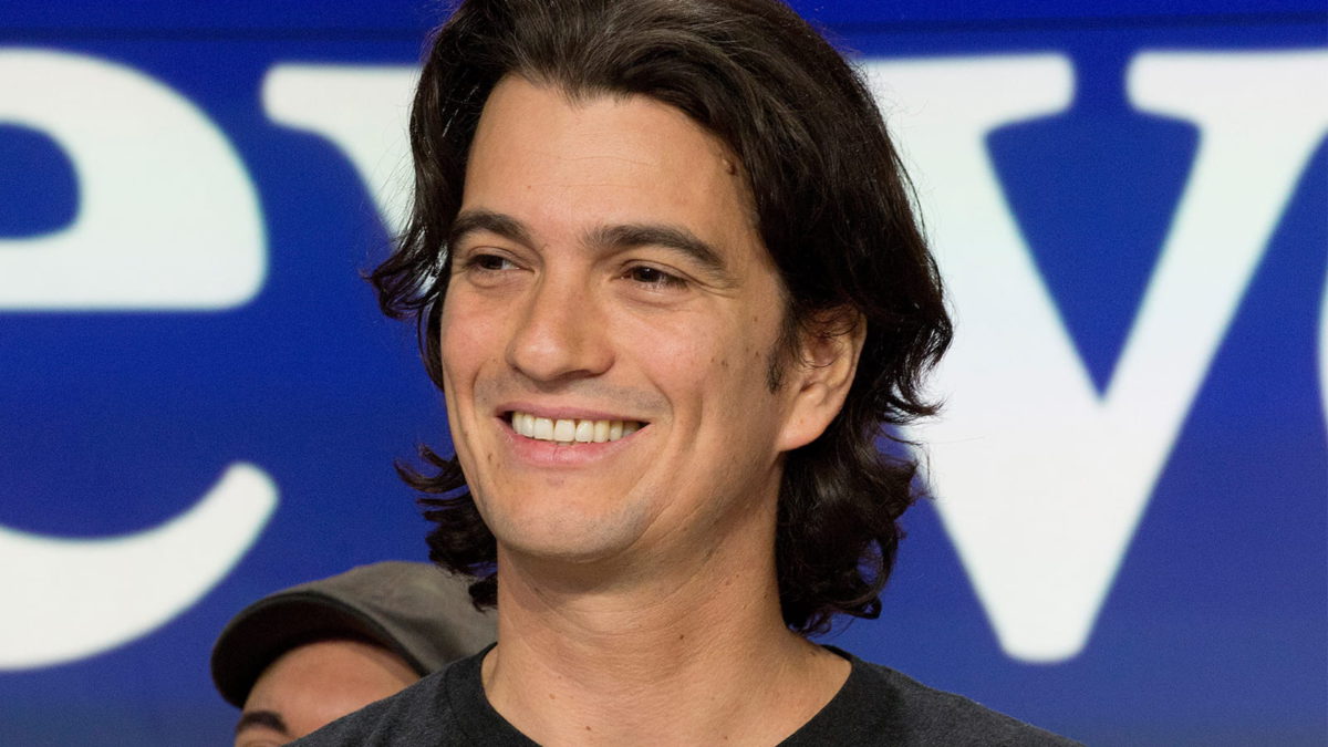 Adam Neumann, cofundador y CEO de WeWork, asiste a la ceremonia de la campana de apertura en el Nasdaq, en Nueva York, el 16 de enero de 2018. (AP Photo/Mark Lennihan, Archivo)