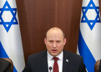 Bennett insinúa un ataque israelí contra la “fuente de terrorismo” que es Irán