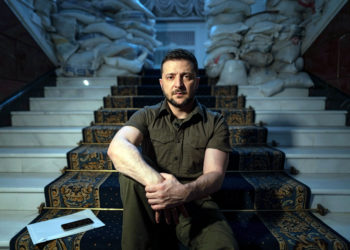 Entrevista a Zelensky: Tenemos que luchar, pero luchar por la vida