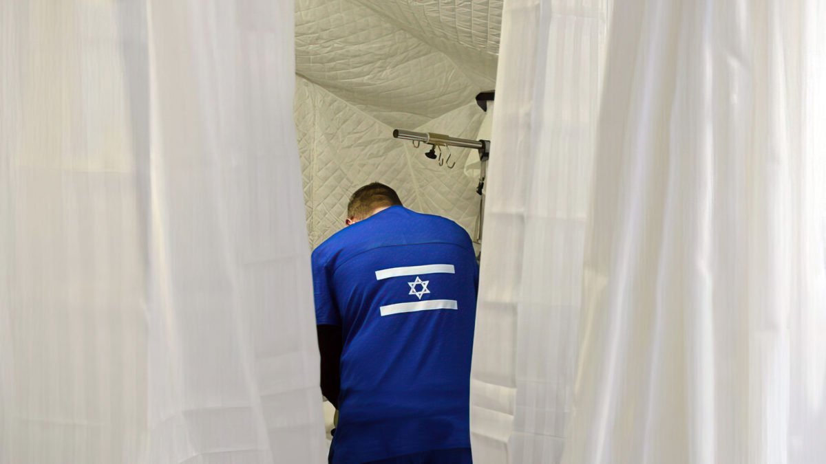 Primer bebé nacido en un hospital de campaña israelí en Ucrania