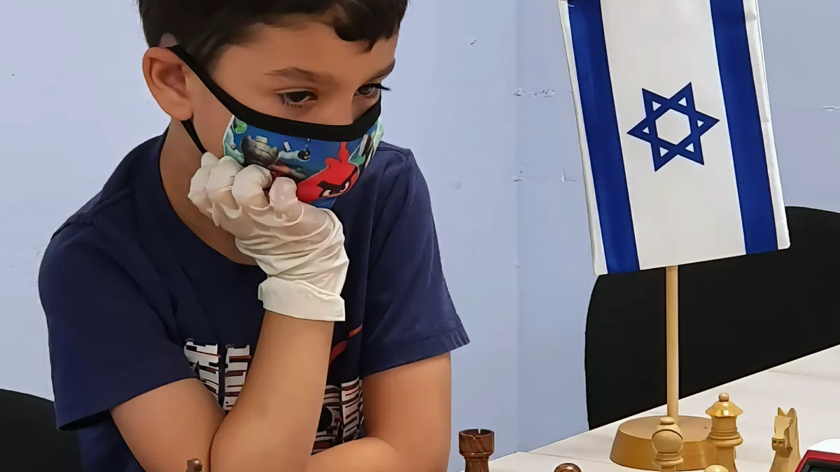 Prodigio del ajedrez israelí gana el campeonato internacional sub-9
