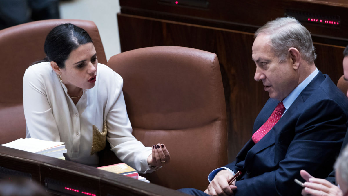 Ayelet Shaked en conversaciones con el Likud ante su posible dimisión de Yamina