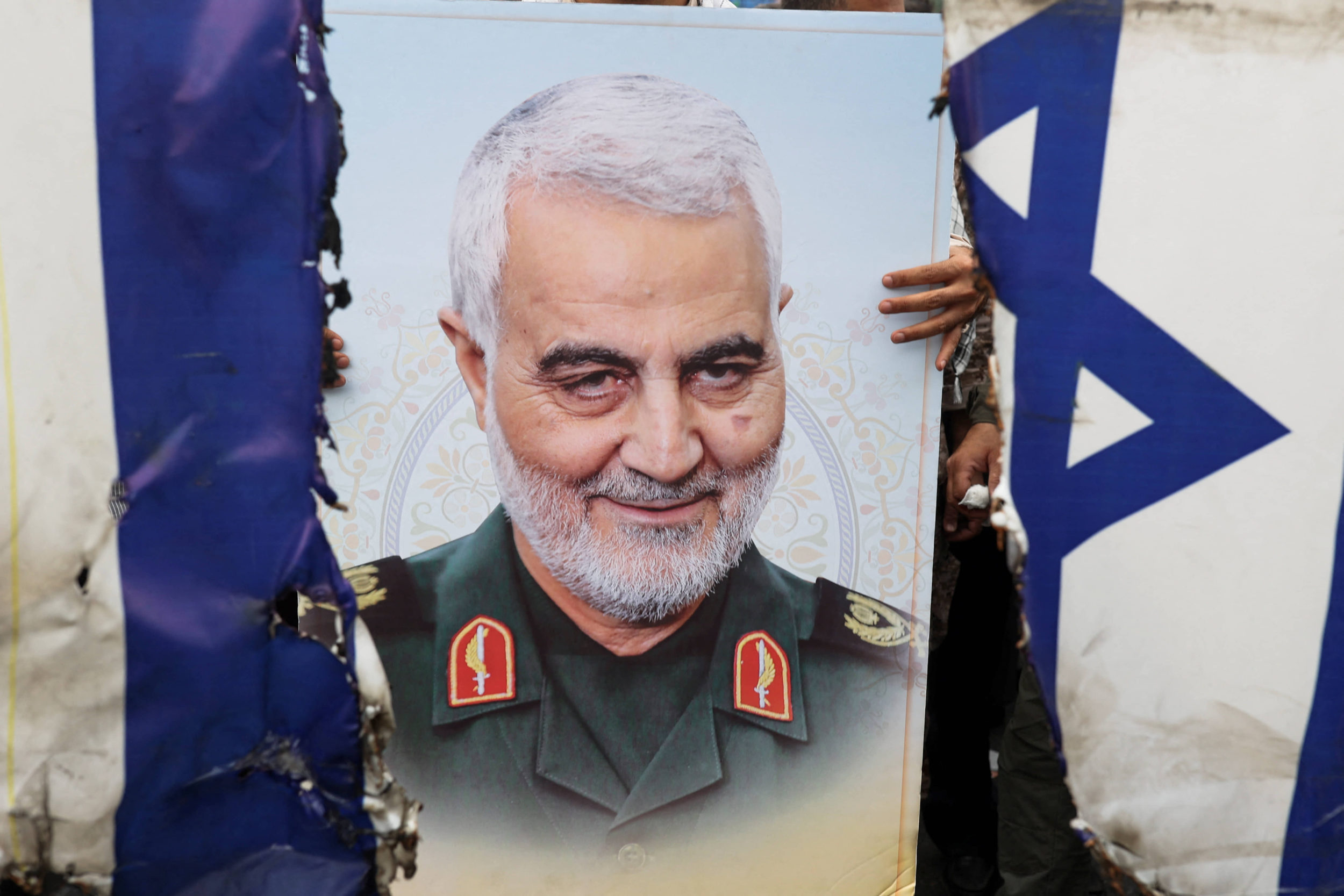 Las universidades de élite protegen a los agentes iraníes