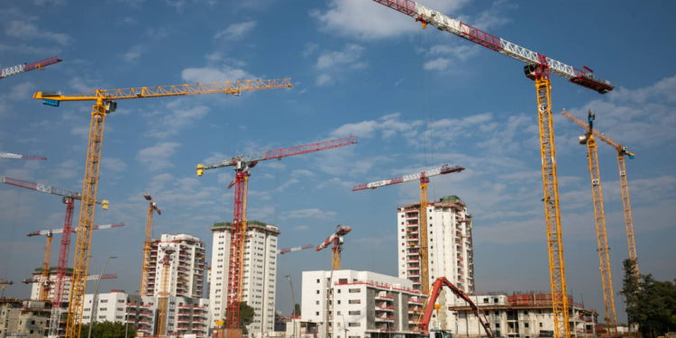 La escasez de trabajadores extranjeros provocará una subida del 20% en el precio de la vivienda