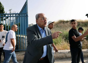 La policía acusa a MK Tibi de abusar de la inmunidad al ayudar a escapar a un sospechoso