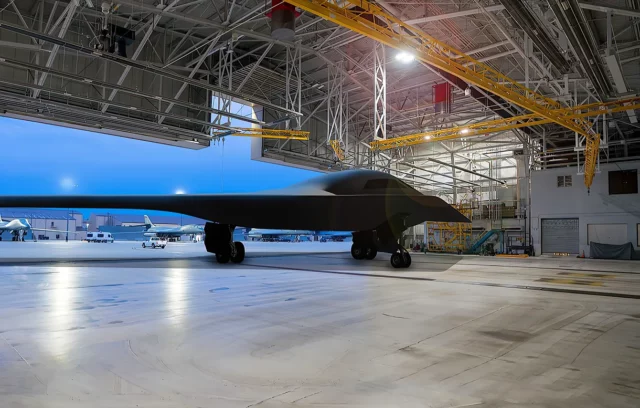 El primer vuelo del B-21 Raider será el próximo año