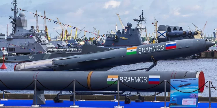 BrahMos: el peligroso misil supersónico construido por Rusia e India