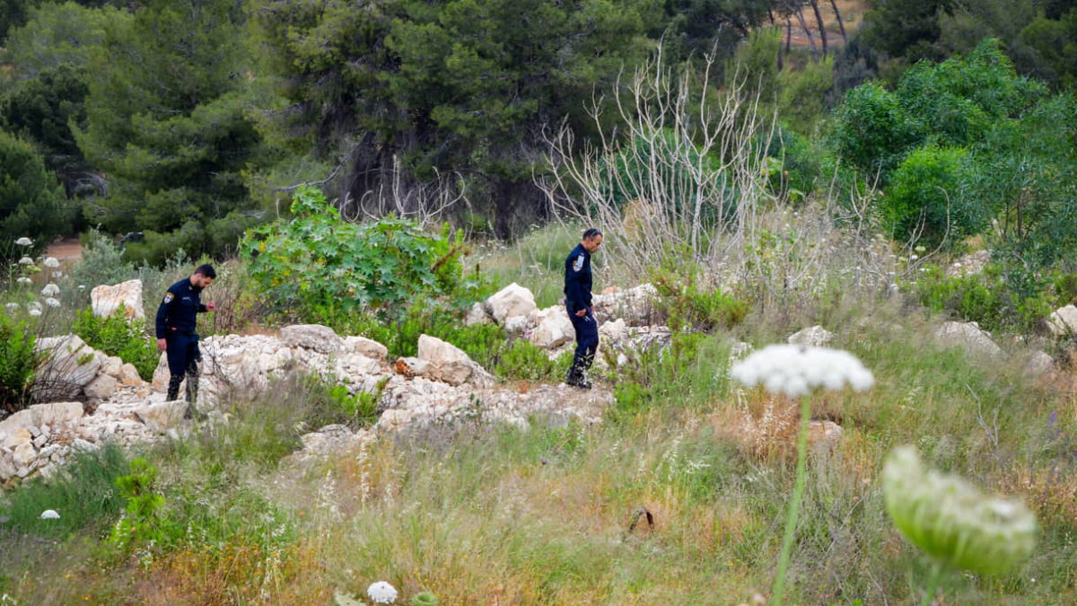 La persecución policial de terroristas se centra en los alrededores de Elad