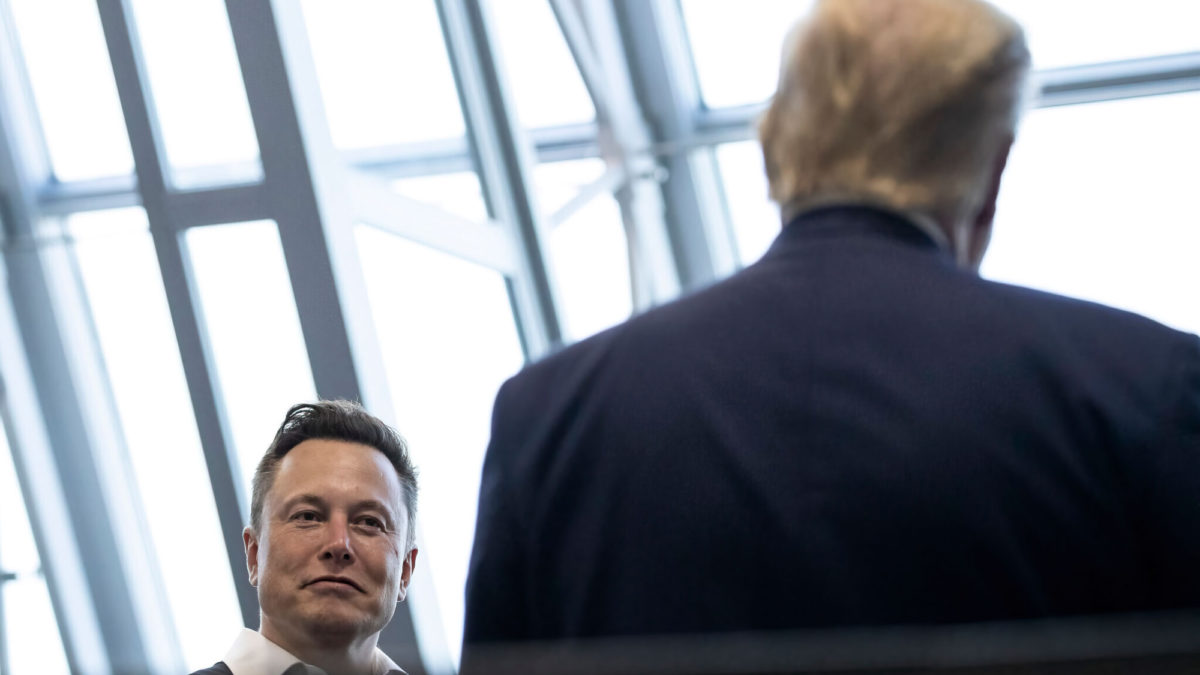 Elon Musk dice que revertiría el veto a Trump en Twitter