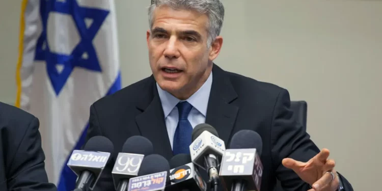 Lapid: Israel trabaja con Estados Unidos y los países del Golfo en la normalización con Arabia Saudita