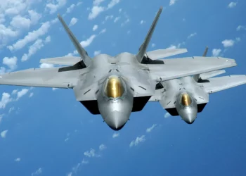 ¿Puede China derribar el caza furtivo F-22 Raptor?