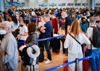Avión retenido en Ben-Gurion tras recibir los pasajeros fotos amenazantes