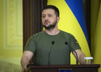 Zelensky se burla de la amenaza de Rusia desplegar armas láser como “propaganda nazi”