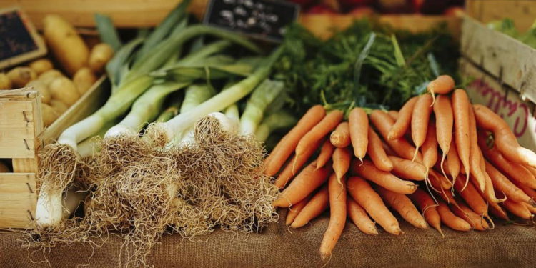 Las zanahorias y el apio pueden anular algunos daños del tabaco