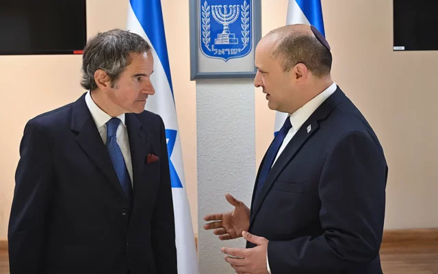 Bennett al jefe del OIEA: Israel se reserva el derecho de actuar contra el programa nuclear de Irán