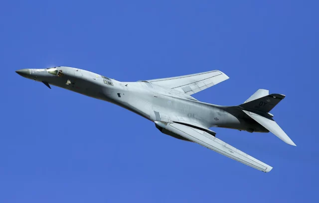 EE. UU. despliega 4 bombarderos B-1B Lancers en Guam en medio de las tensiones con Corea del Norte y China