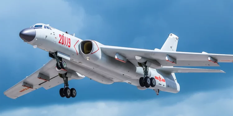 Conozca el bombardero H-6 de China: construido con ADN ruso