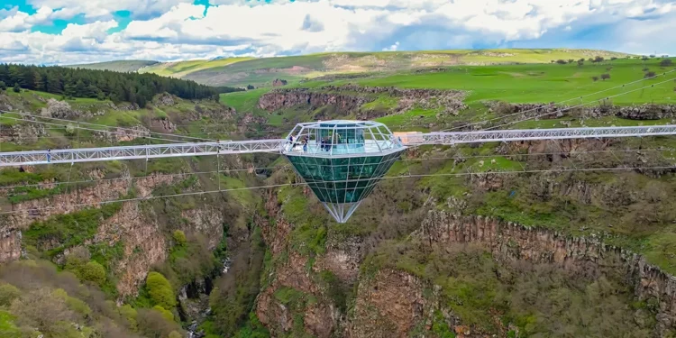 Se inaugura oficialmente el Puente del Diamante de Georgia en la Reserva Natural de Tsalka