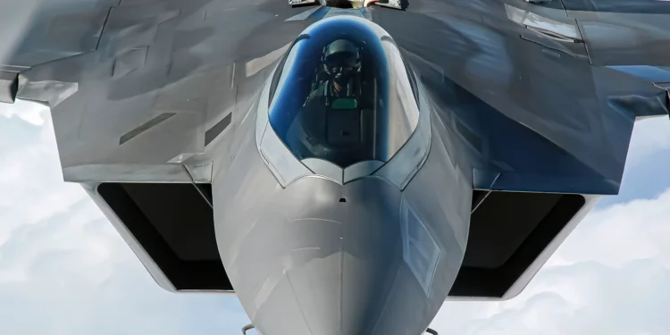 Poner fin a la producción del F-22 Raptor fue una decisión muy inteligente