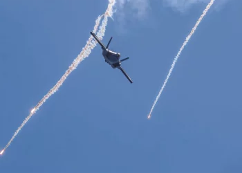 Este vídeo demuestra que el F-22 Raptor es imparable