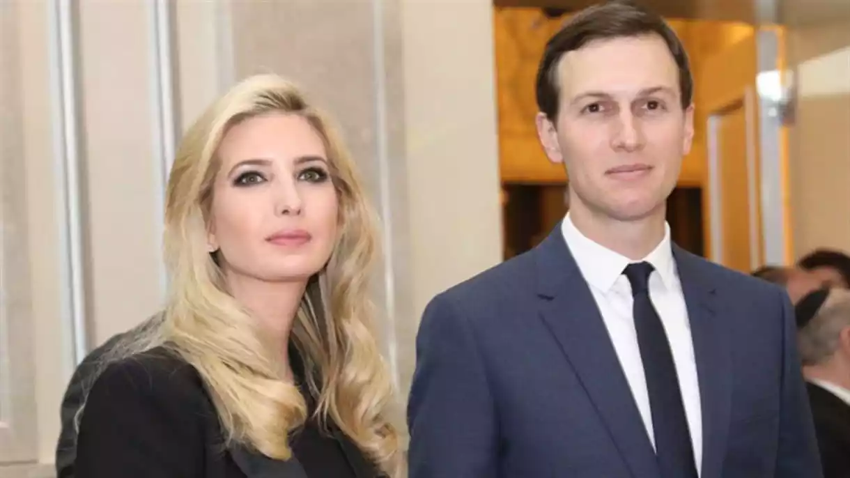 Ivanka Trump y Jared Kushner son vistos en un vuelo de El Al hacia Israel