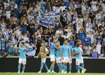 La selección de fútbol israelí se prepara para enfrentar a Islandia este jueves