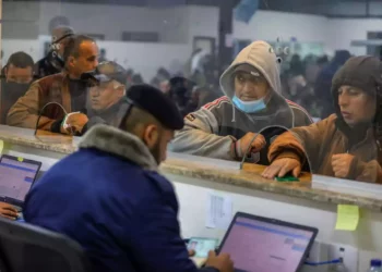 Israel congela la entrada de 2.000 trabajadores más de Gaza tras el ataque con cohetes