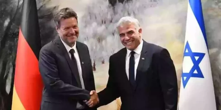 El ministro Lapid se reúne con el vicecanciller de Alemania en Jerusalén