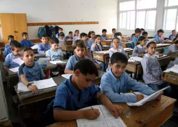 Los profesores del UNRWA siguen apoyando el antisemitismo y el terrorismo en redes sociales
