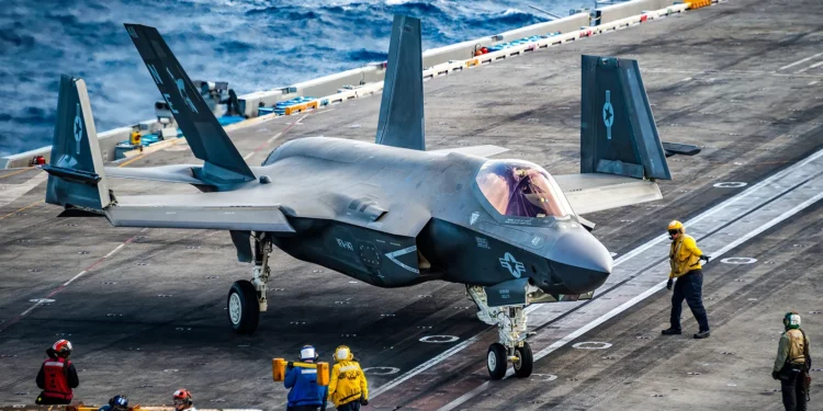 97.000 toneladas de potencia: El portaaviones USS Abraham Lincoln