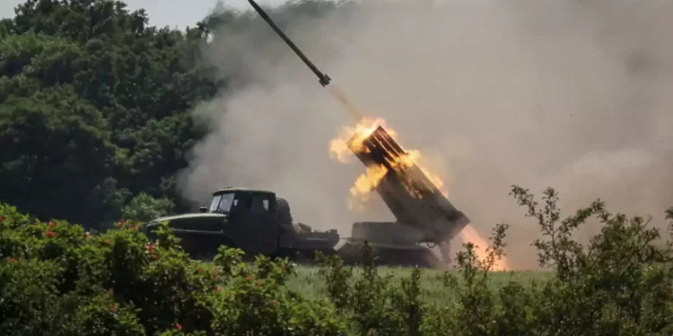 Ucrania lucha por evacuar a los civiles de la devastada Sievierodonetsk