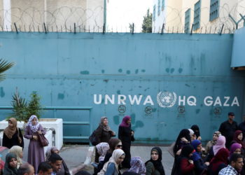 Los profesores del UNRWA siguen apoyando el antisemitismo y el terrorismo en redes sociales