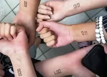 Polémica por tatuajes de números inspirados en “Stranger Things”