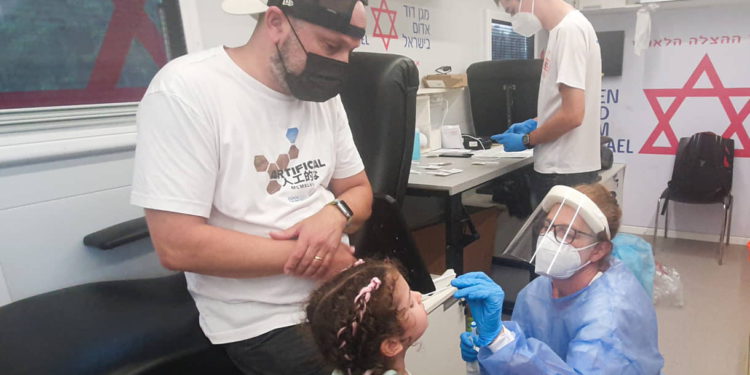 Los nuevos casos de Covid vuelven a aumentar en Israel