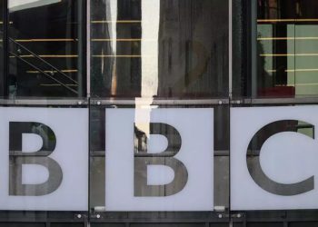 Niña judía pone voz a los videos de la BBC sobre el judaísmo para niños
