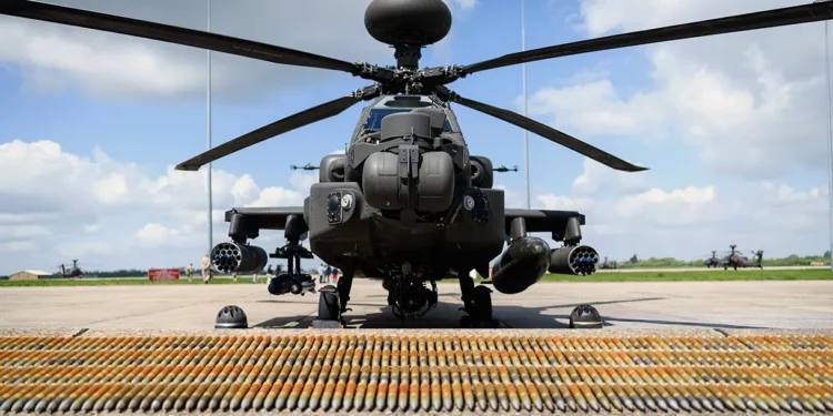 El helicóptero AH-64 Apache rompió todas las reglas