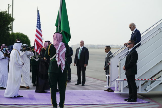 Biden aterriza en Jeddah en un vuelo histórico desde Israel